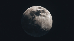 Где лучше строить поселения на Луне? Космонавт раскрыл секрет