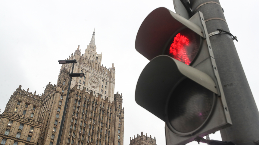 Заявления об ударах НАТО подрывают усилия по урегулированию