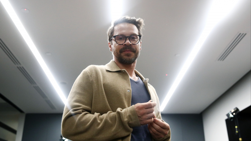 Статую Павла Деревянко в Таганроге снес сильный ветер