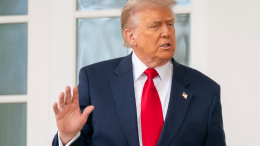 Трамп прекратил помощь Украине из-за подозрений в коррупции