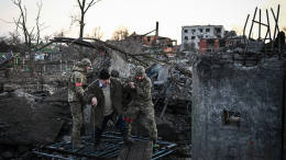 Российские бойцы эвакуировали мирных жителей освобожденного Волчанска