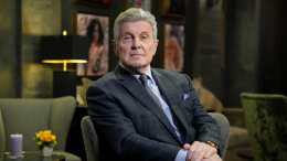 Льву Лещенко вручили платиновый диск за песню «День Победы»