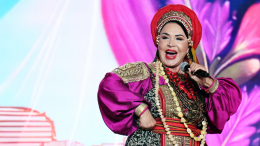 «Стала сразу многодетным родителем»: Надежда Бабкина о роли театра в своей жизни