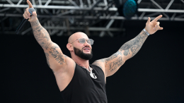 Трек «Худи» стал первым в России обладателем «Бриллиантового диска»