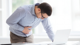 Опасная привычка: чего нельзя делать во время еды