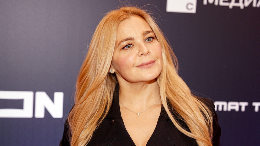 Пегова встретилась с 90-летней Фрейндлих в Санкт-Петербурге