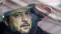 «Унизительные уступки»: политическая карьера Зеленского висит на волоске