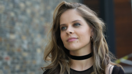 «Одинокая волчица»: актриса Ангелина Пахомова о планах на Новый год