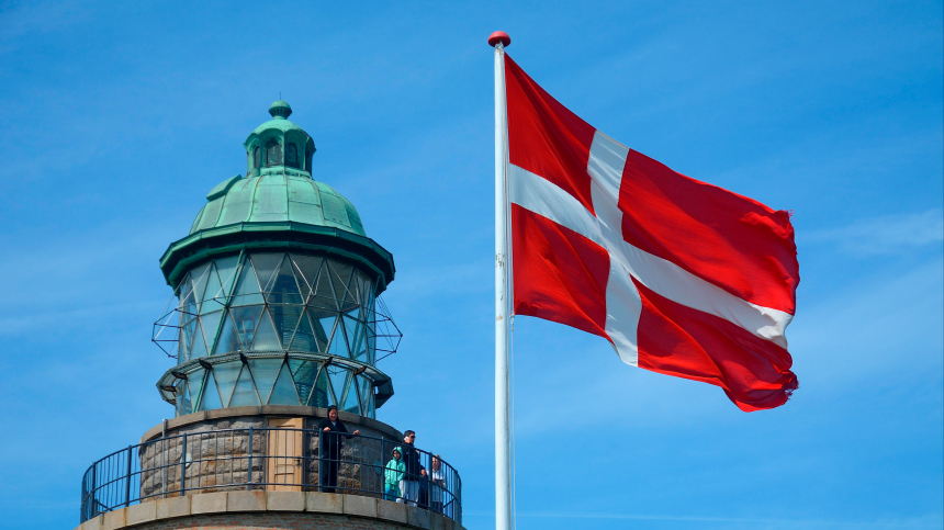 «РФ примет меры»: Захарова о строительстве в Дании завода для Украины