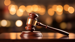 Отчима обвиняют в сексуальном насилии над 11-летней девочкой, родившей ребенка