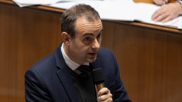 Доверие к премьеру Франции Лекорню упало до 21%