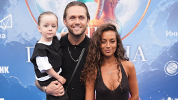 «Влепила бы в глаз родителям»: звезды в ужасе из-за кошмара в семье Соколовского