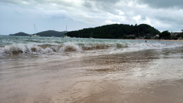 Россиянка с семилетней дочкой пропали на Пхукете после встречи с гидом