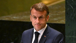 Макрон опроверг слухи, что предупредил Зеленского об «измене» США