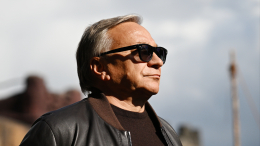 «Мы с Владом Листьевым верили»: Угольников о заре телевидения в 90-е