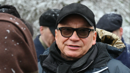 «Мы с Владом Листьевым верили»: Угольников рассказал о заре телевидения в 1990-е