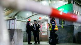 Прямо посреди ночи: студент поджег спящего пассажира в метро Нью-Йорка