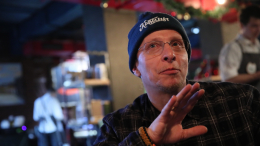 «Говорили, что мы просто функционал»: как Охлобыстин работал дома Дедом Морозом