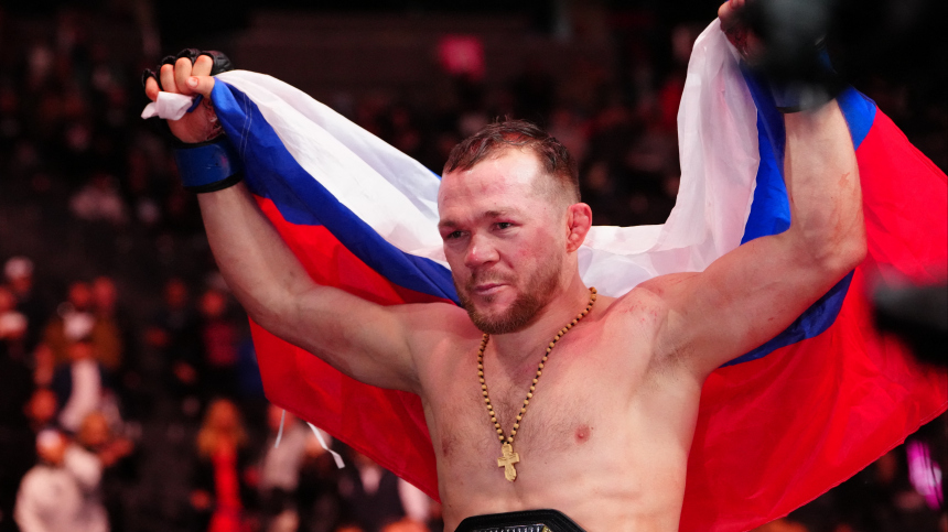 Российский боец Петр Ян победил Двалишвили и вернул чемпионский пояс UFC
