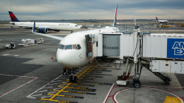 Из США депортировали почти 50 граждан Ирана и России