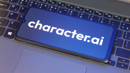 Мама думала, что дочь переписывается с друзьями: ИИ довел девушку до самоубийства