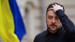 Наблюдает за развалом: в США обвинили Зеленского в саботировании мира на Украине