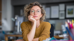 Серьезное нарушение: женщину уволили за слишком ранние приходы на работу