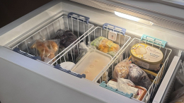 В морозилке заведения для взрослых нашли расчлененное тело младенца