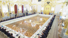 Путин призвал правительство держать курс на реализацию ключевых целей нацпроектов