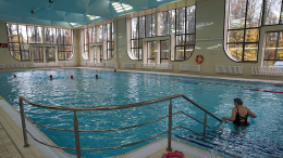 От качества воды до температуры воздуха: в России вступили в силу первые ГОСТы на бассейны