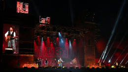 Бэк-вокалист группы «Любэ» покоряет молодежь и набирает популярность в сети