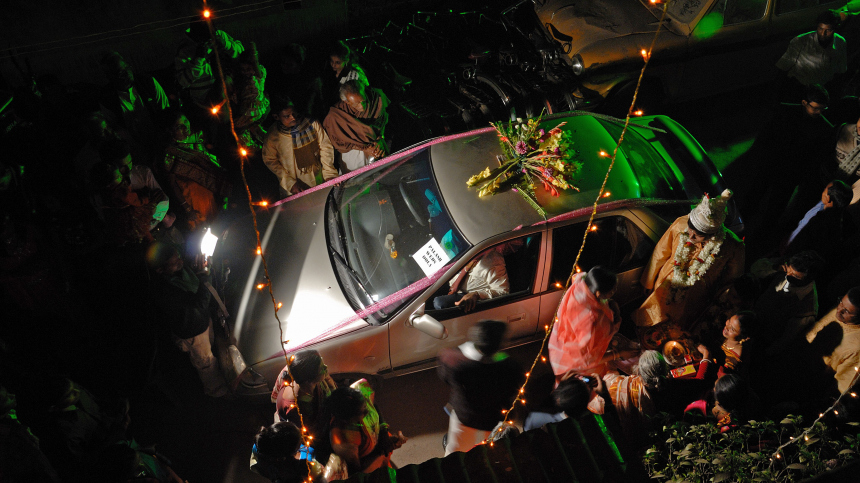 Семьи жениха и невесты устроили массовую драку на свадьбе