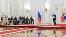 Путин пообщался с героями России после церемонии награждения