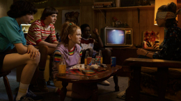 Клюква, торговый центр и неоновый хоррор: о чем третий сезон «Очень странных дел»