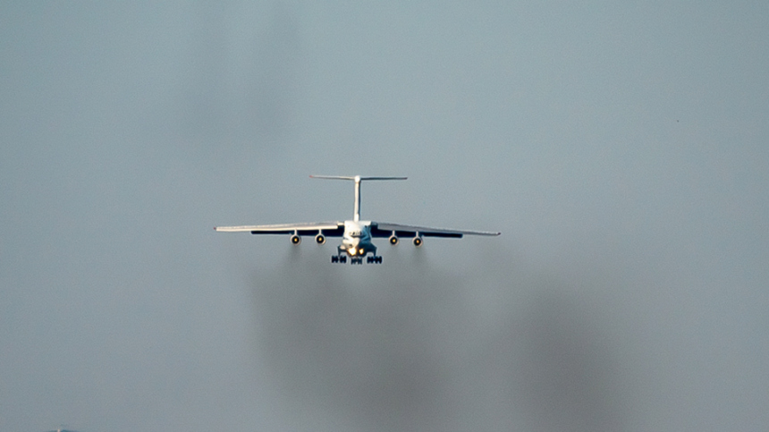 В Судане потерпел крушение военный грузовой самолет Ил-76