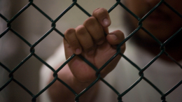 Четырех мужчин задержали за косплей героев сериала «Острые козырьки»