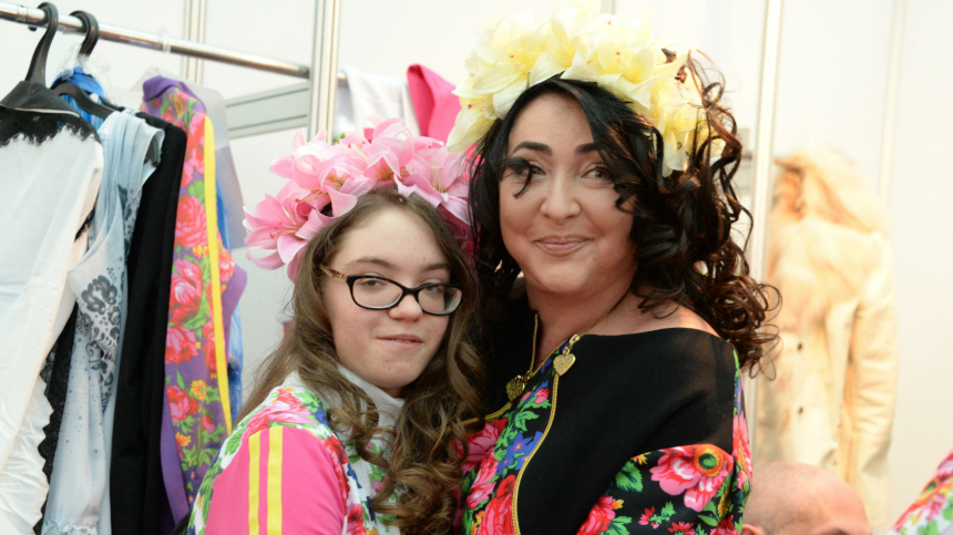 На что Лолита копит деньги