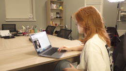 Девушка с обложки: как школьница из РФ стала лицом БДСМ-книг в Европе