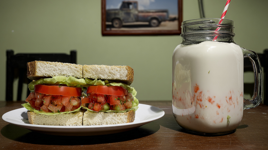 В Британии женщина умерла из-за коктейля и сэндвича