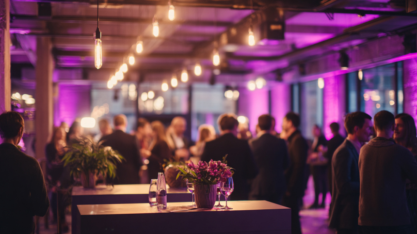 Как интроверту комфортно провести корпоратив