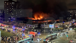 В Петербурге при пожаре на рынке погиб человек