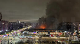 Ущерб — более сотни миллионов рублей: подробности о пожаре на рынке в Петербурге