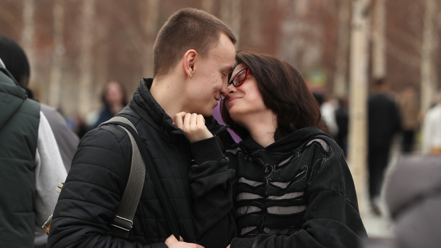 Не деньги и не статус: россиянки назвали самое ценное качество в мужчинах