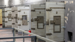 «Торговля людьми за решеткой»: заключенные рассказали о сексуальном насилии