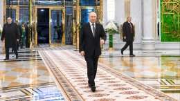 Владимир Путин прибыл на форум в конгресс-центр Ашхабада