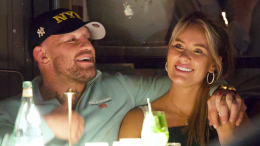 Конор Макгрегор женился на матери своих детей спустя 17 лет отношений