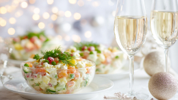 Сколько стоит Новый год: классический праздничный стол стал дороже на 15%