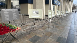 Список с именами живых журналистов выставили на акции памяти в Москве