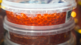 Как испортить праздник: в красной икре нашли опасные бактерии