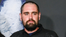 Сыну Роба Райнера предъявят два обвинения в убийстве